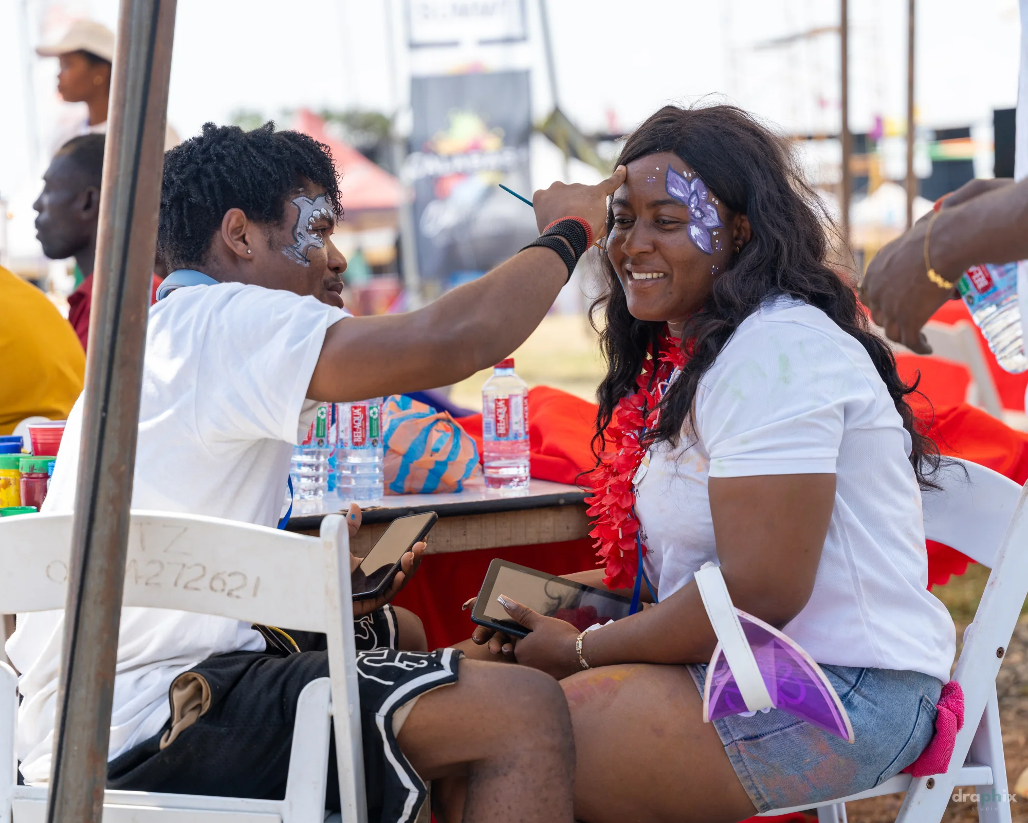 Face painting moment at the festival