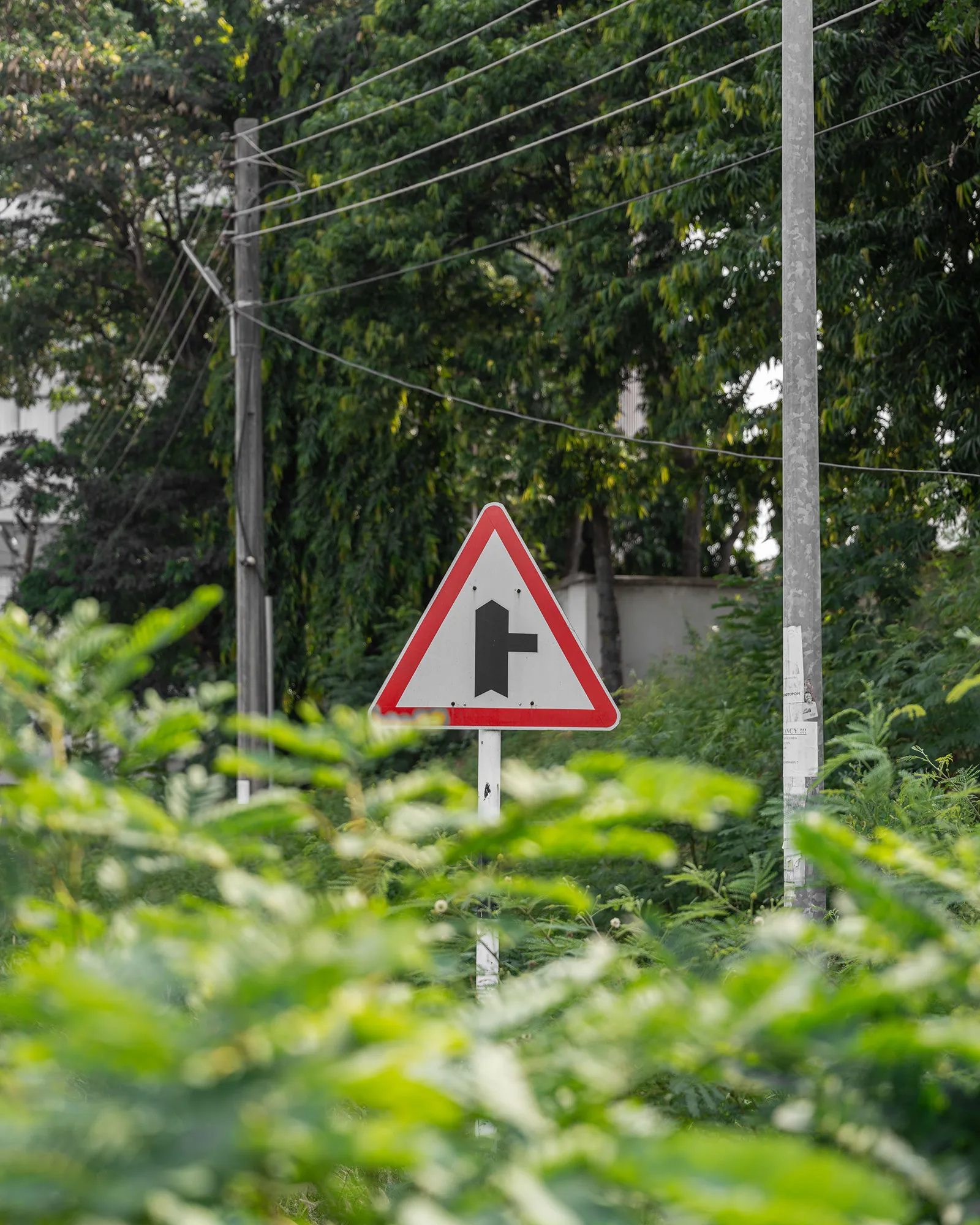 Road junction warning sign